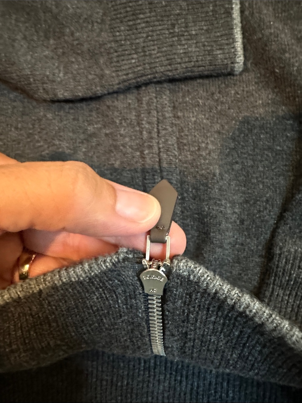 N. Peal Men's Full-Zip Knit Cashmere Jumper in Charcoal - Picture 7 of 9